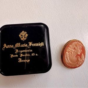 italian cameo brooch / pendant Anna Maria Formigli